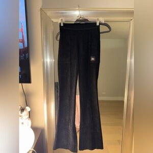 Alo Yoga 
Micro Corduroy High-Waist Winter Break
Flare Pant - Espresso
$128OG